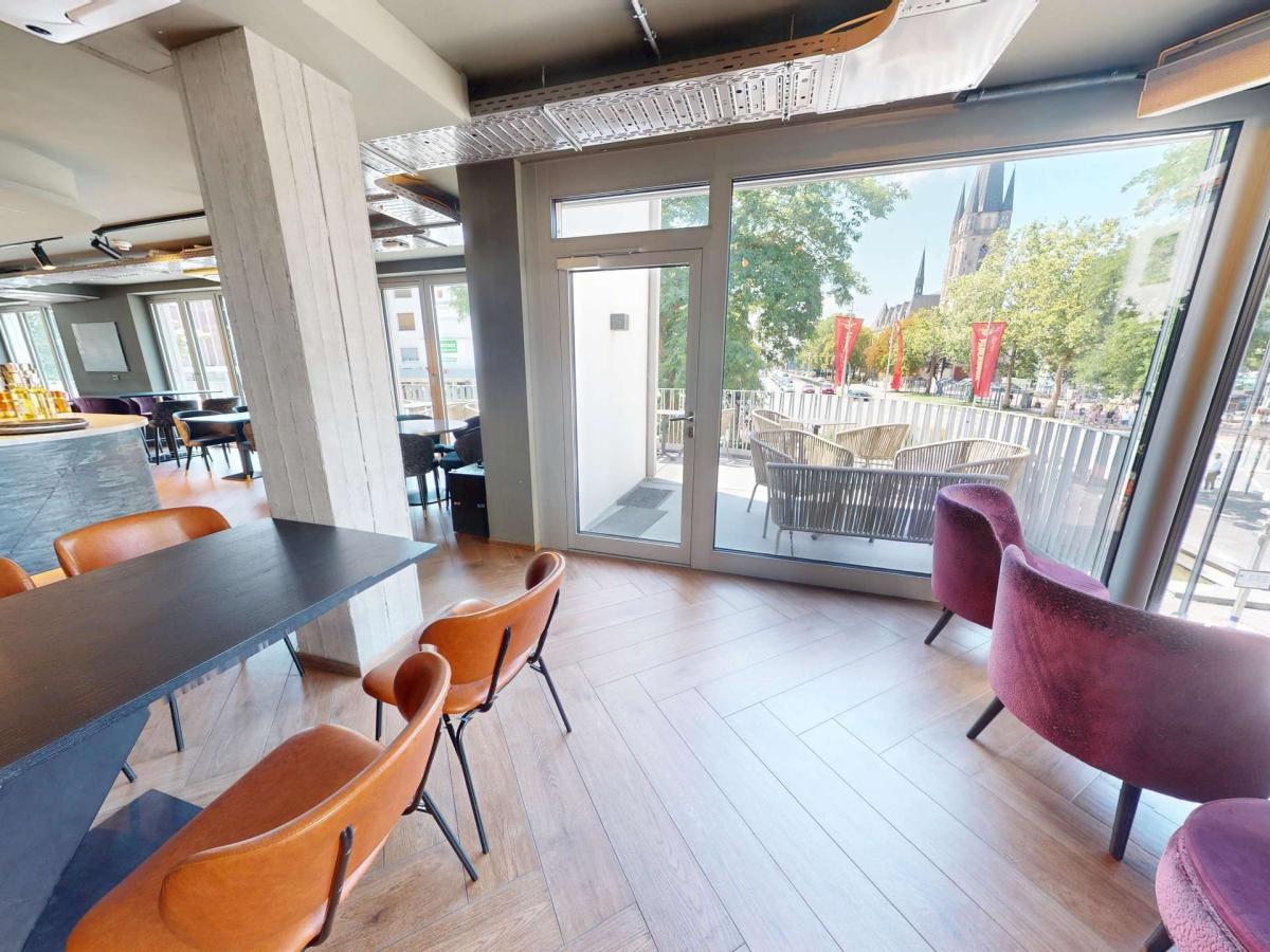 Hotel OG Lobby