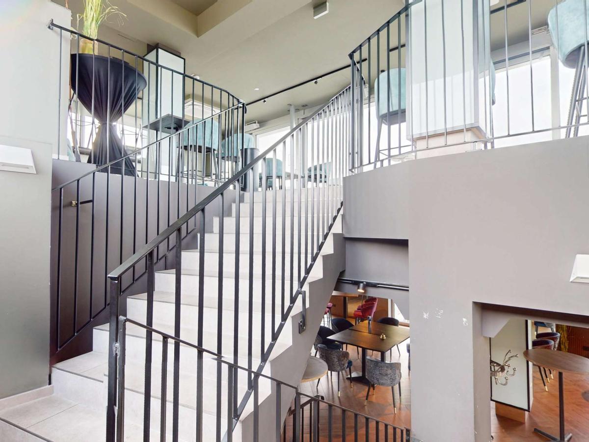 Rooftop-Bar Treppe